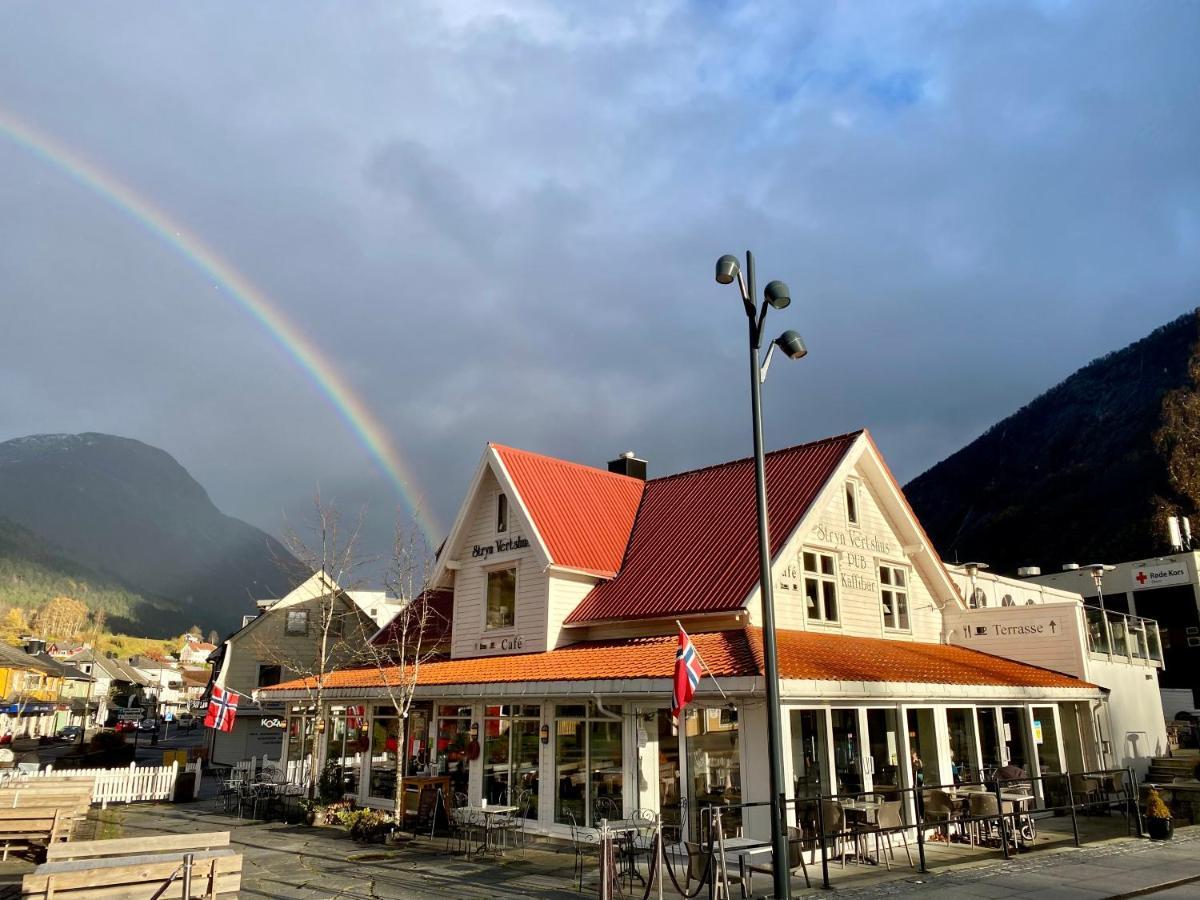 Stryn Kaffebar & Vertshus Εξωτερικό φωτογραφία