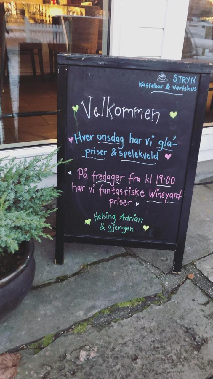 Stryn Kaffebar & Vertshus Εξωτερικό φωτογραφία